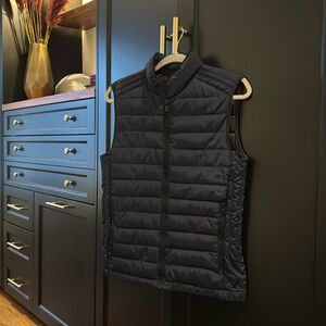 MEN’S ZARA PUFFY NAVY VEST